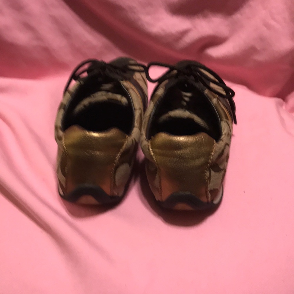 Shoes - Picture 2 of 4